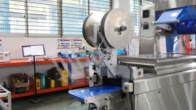 Термоформовочная машина HVR-420A (220*76.8*50 мм; 300*76.8*50 мм; вод.охл., газ., этикетировщик)